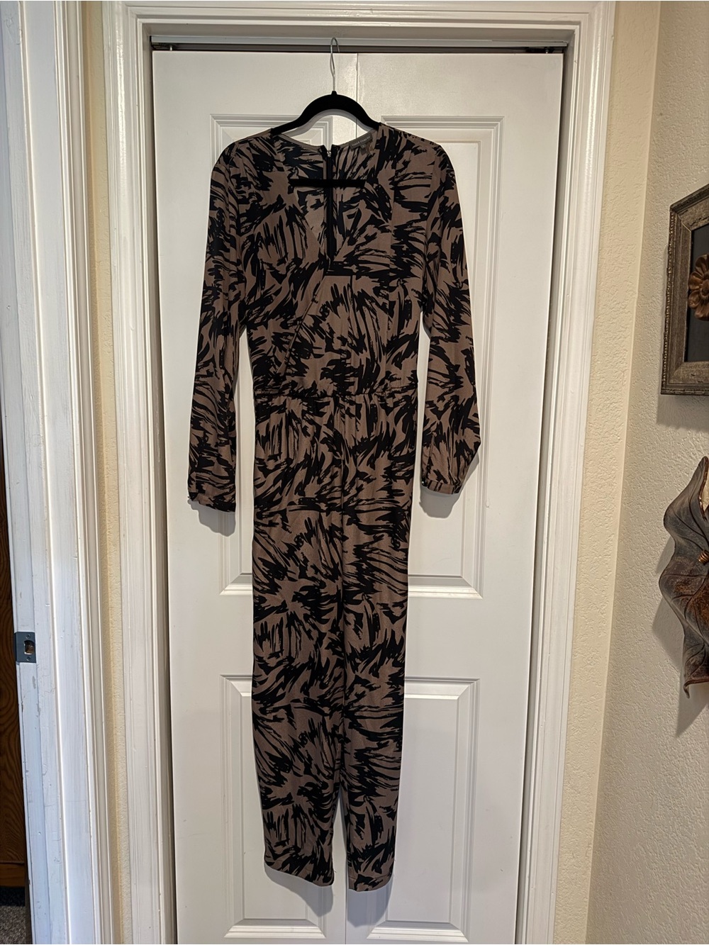 Vince Camuto Taupe and Black Long-Sleeve Printed Jumpsuit